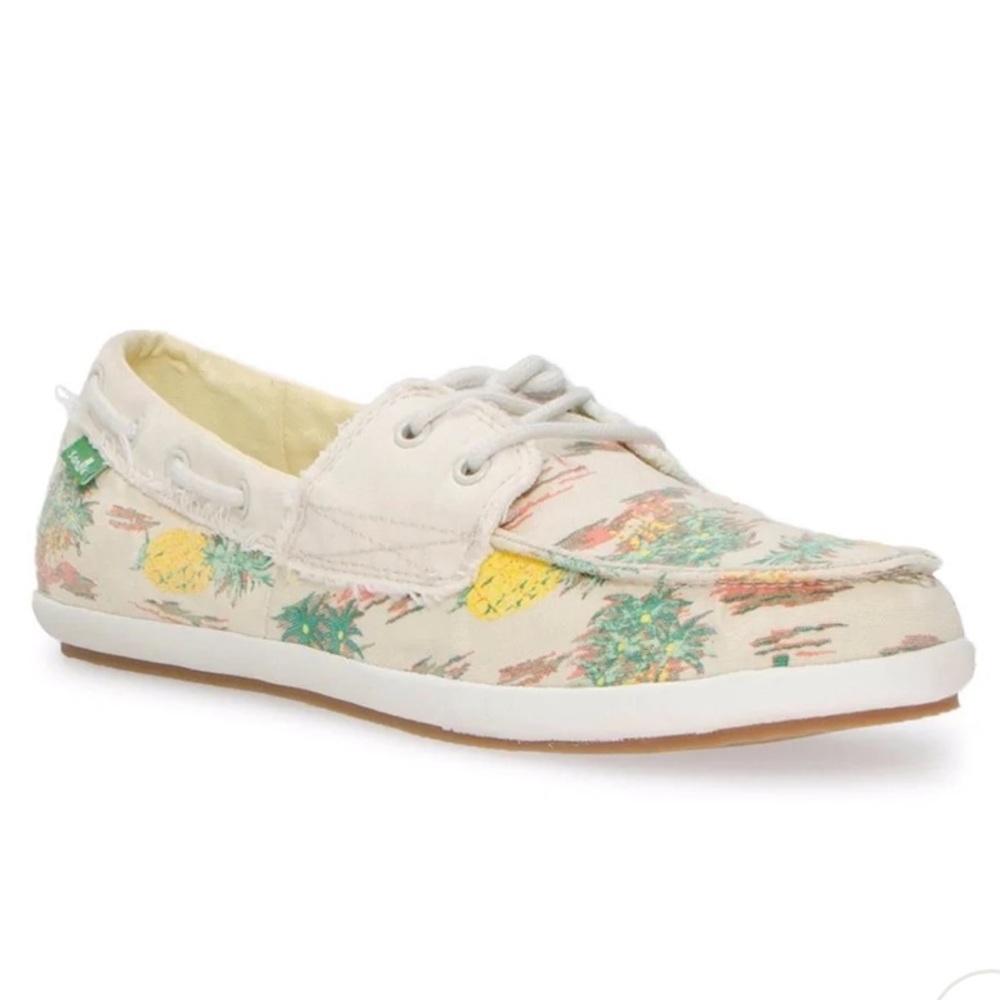 NWOT Sanuk Canvas Tropical Moccasin size 8